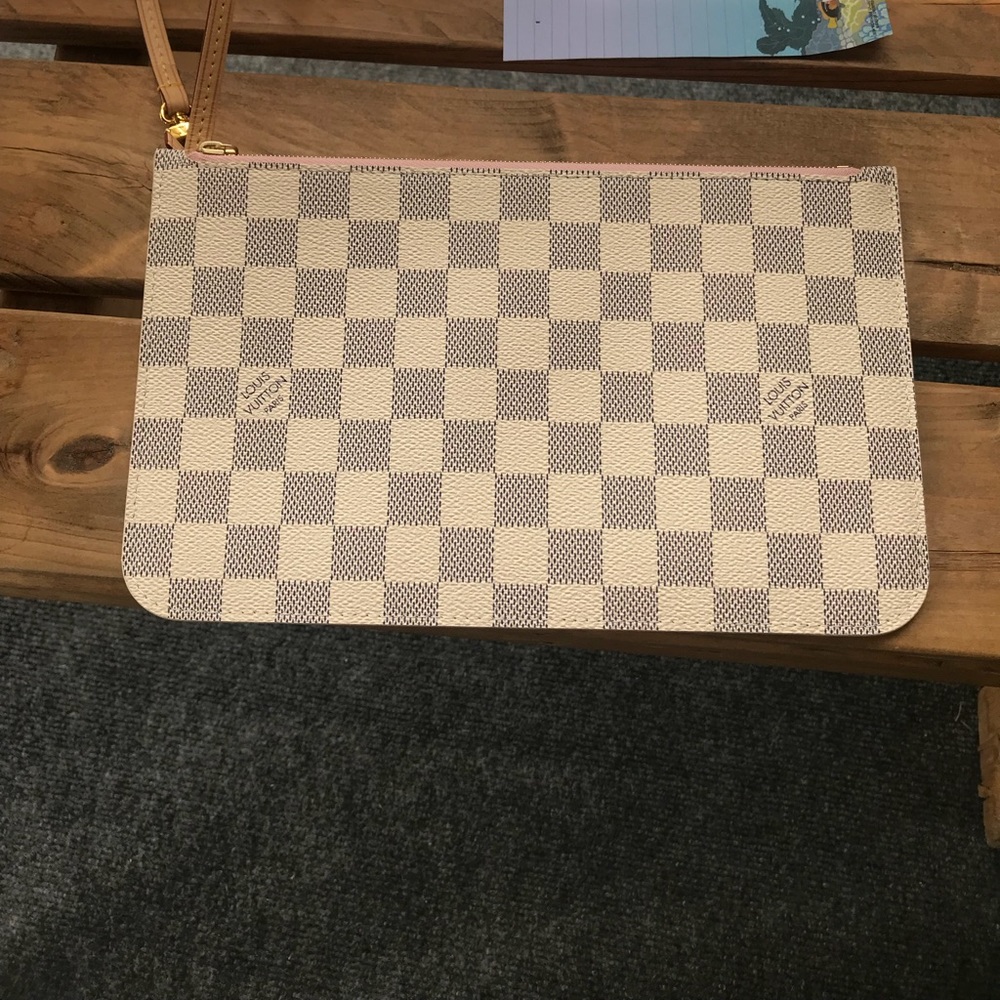 New 2018 Neverfull pouch
